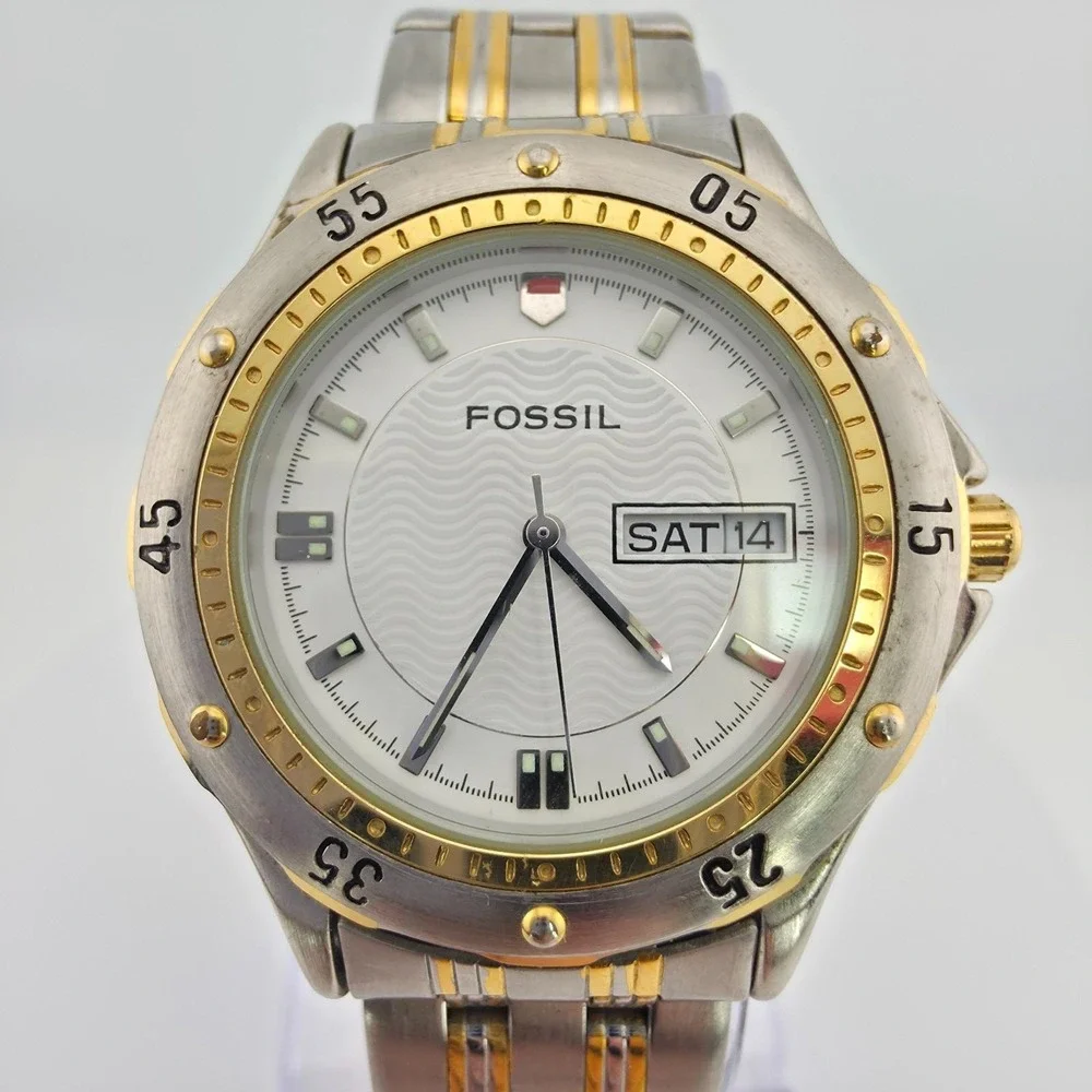 FOSSIL Watch 'Route of the Famous 400' Car Tin Papers Silver Gold Tone 7.5